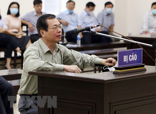 Bị cáo Vũ Huy Hoàng (cựu Bộ trưởng Bộ Công Thương) bị tuyên phạt 11 năm tù.